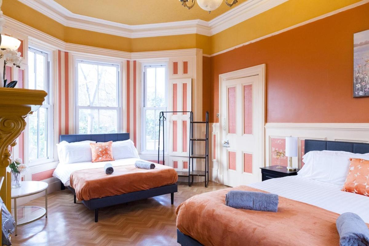 Вилла Victorian Elegance At Kingscliffe, Sleeps 17 Манчестер Экстерьер фото