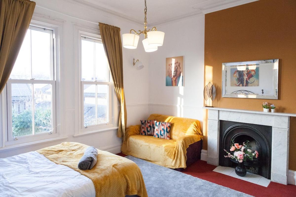 Вилла Victorian Elegance At Kingscliffe, Sleeps 17 Манчестер Экстерьер фото