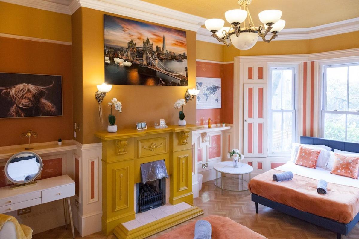 Вилла Victorian Elegance At Kingscliffe, Sleeps 17 Манчестер Экстерьер фото