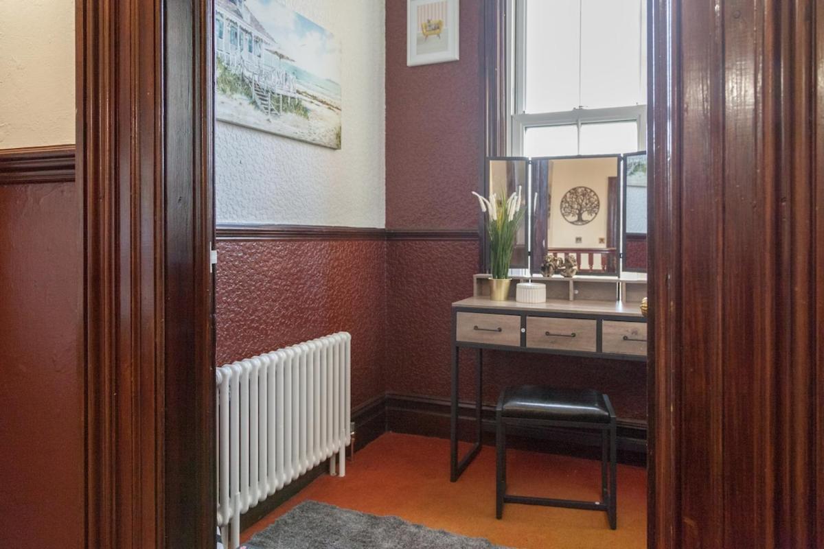 Вилла Victorian Elegance At Kingscliffe, Sleeps 17 Манчестер Экстерьер фото