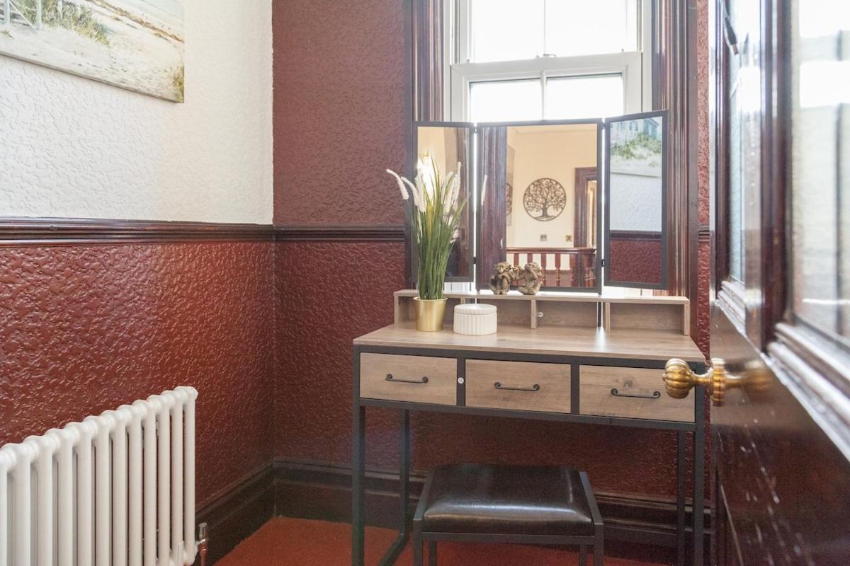 Вилла Victorian Elegance At Kingscliffe, Sleeps 17 Манчестер Экстерьер фото