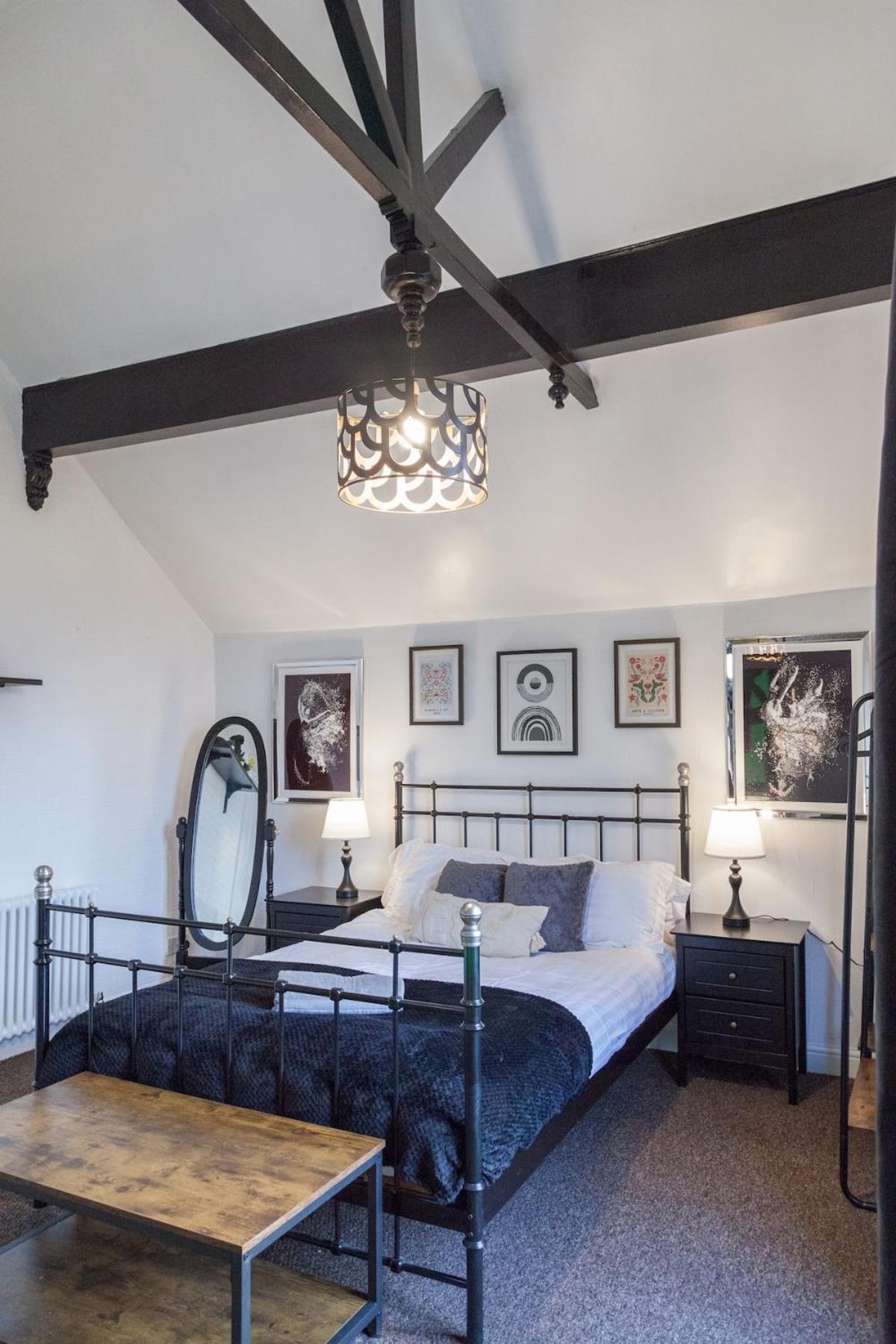 Вилла Victorian Elegance At Kingscliffe, Sleeps 17 Манчестер Экстерьер фото