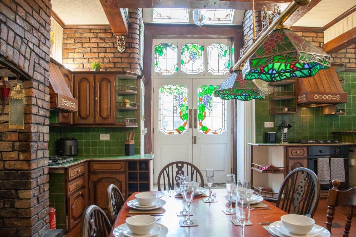Вилла Victorian Elegance At Kingscliffe, Sleeps 17 Манчестер Экстерьер фото